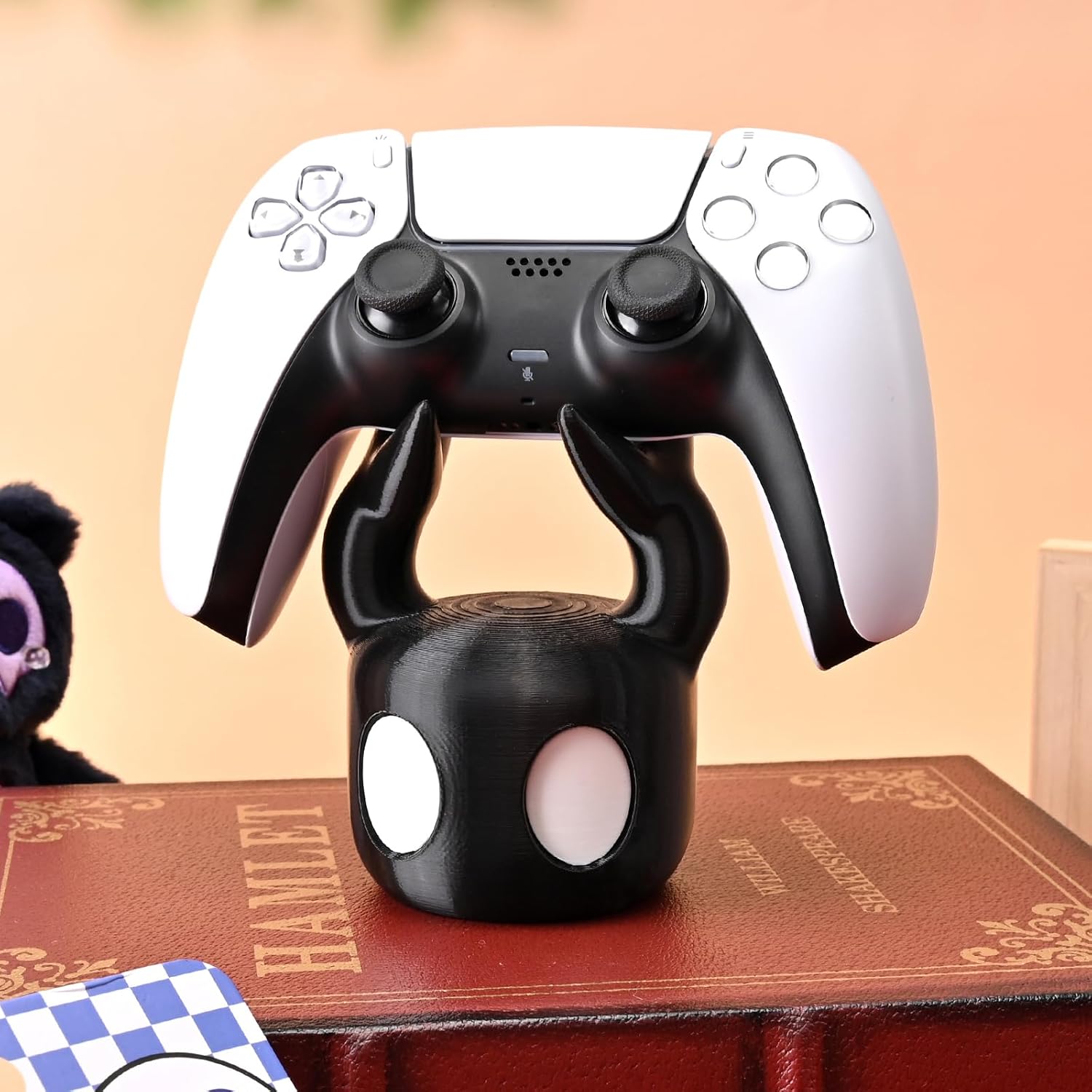 حامل تحكم ألعاب بتصميم شبح كرت - مراجعة Gaming Controller وسعره